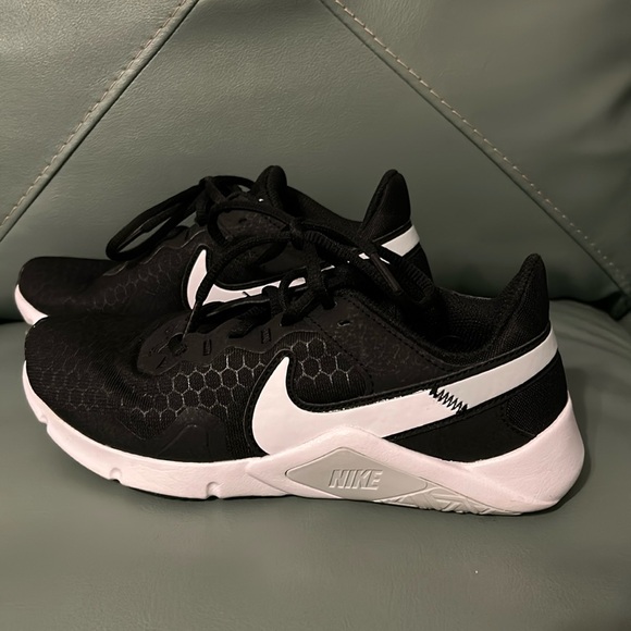 Nike Shoes - Nike Legend Essential 2
